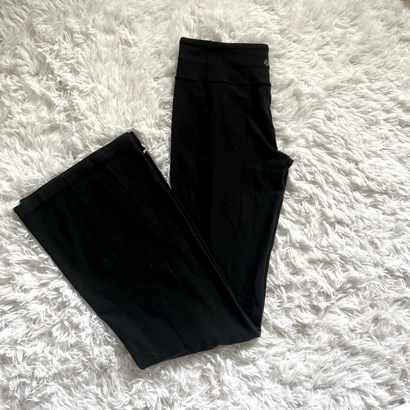 Lululemon Groove Pant Reversible black to purple colour block band sz 6 - Picture 3 of 11